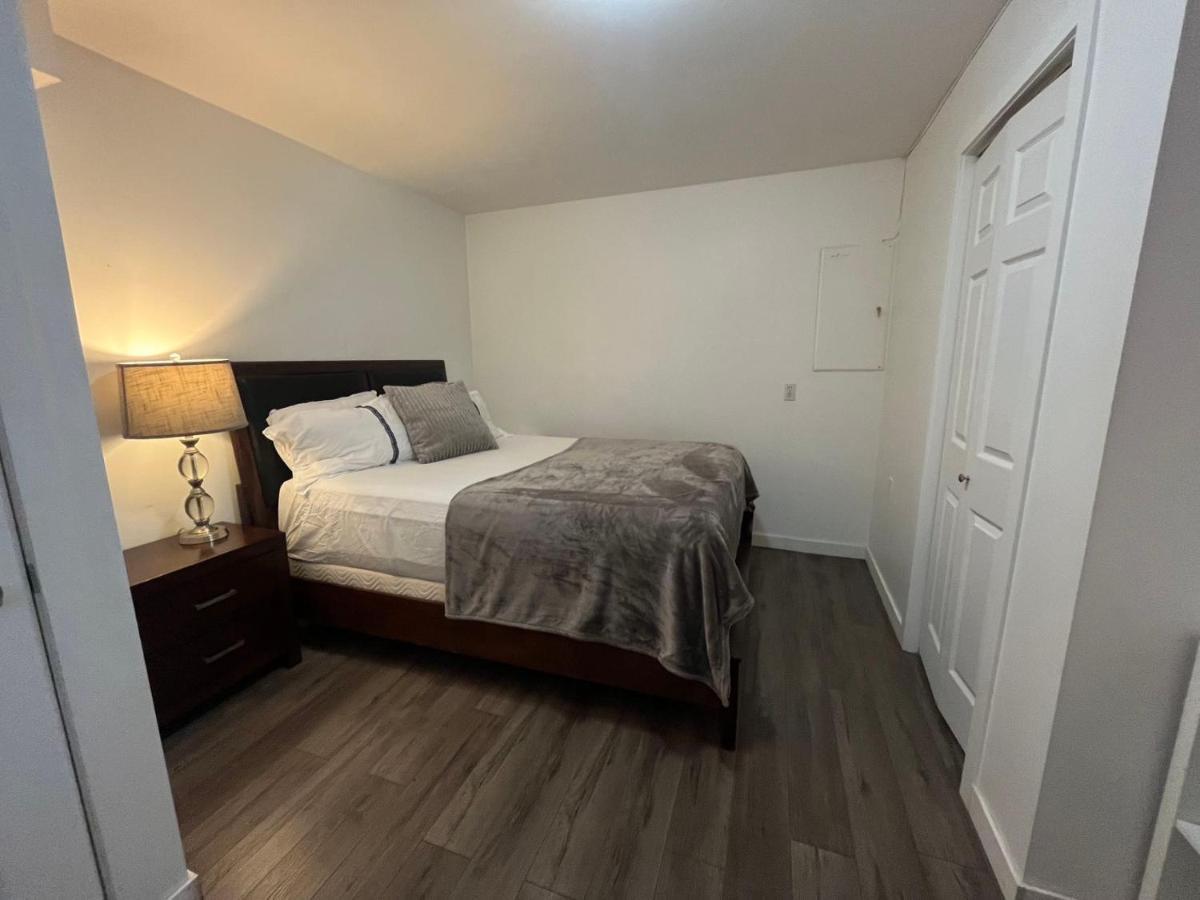 Hotel Starting Point Family House Saanich Esterno foto